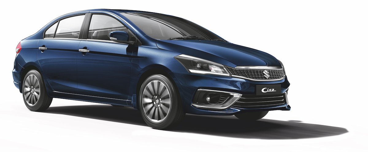 https://img.indianautosblog.com/crop/1200x675/2018/08/2018-Maruti-Ciaz-facelift-front-three-quarters-right-side.jpg