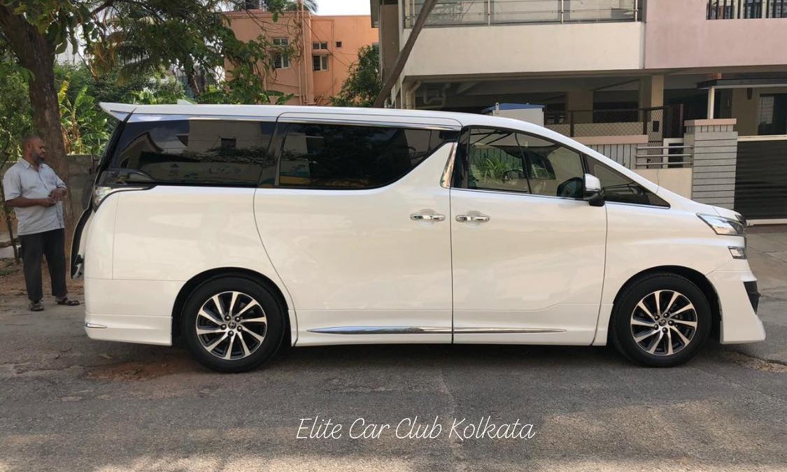 Toyota Vellfire Being Displayed To Prospects In India Before Launch In this video you will watch. toyota vellfire being displayed to