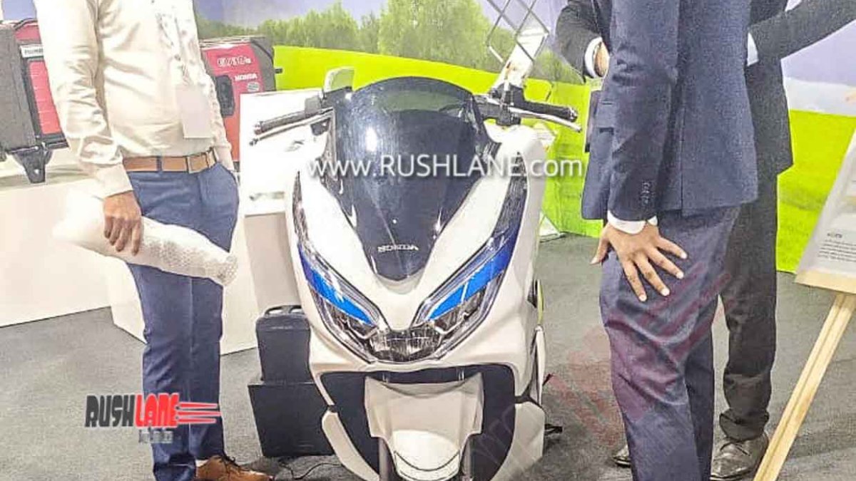 Honda PCX Electric scooter displayed at dealers meet in India Report