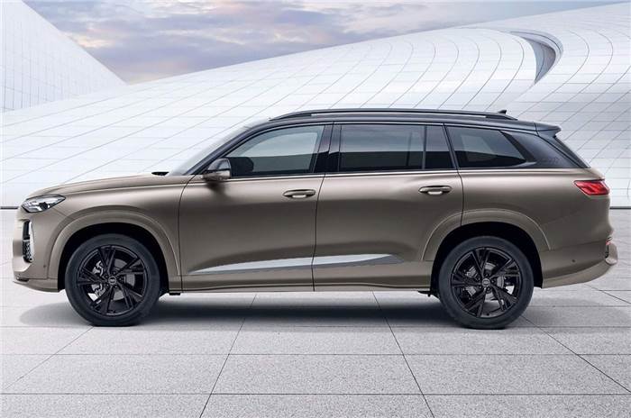 Audi Q9 الذي من المقرر أن يكون العام المقبل كمنافس فاخر لـ BMW X7
