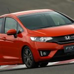 2014-Honda-Jazz-Fit-RS-front-three-quarter-in-motion-02