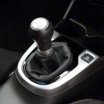 2014-Honda-Jazz-Fit-RS-shift-knob