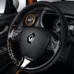 Renault Captur Arizona steering mounted controls