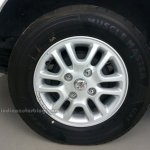 Nissan Evalia facelift 15-inch alloy wheels