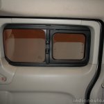 Nissan Evalia rear window closed