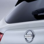 2014 Nissan Qashqai white rear windshield