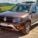 2015 Renault Duster facelift front Brazil spec spyshot