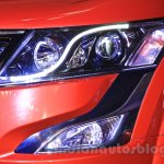 2015 Mahindra XUV500 facelift W10 headlight