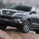 2016 Toyota Fortuner front quarter revealed Australian spec