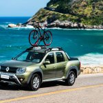 Renault Duster Oroch (Duster pick-up) with bicycle mount launched in Brazil