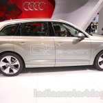 2016 Audi Q7 e-tron side at the 2015 Tokyo Motor Show