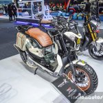 Honda Zoomer-X by Sry Shop front quarter at 2016 BIMS