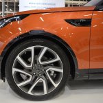 2017 Land Rover Discovery wheel at 2016 Bologna Motor Show