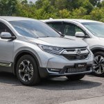 2017 Honda CR-V vs. 2015 Honda CR-V - Old vs. New in 5 Live images