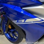 2018 Yamaha YZF-R3 Blue left fairing at 2018 Auto Expo