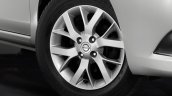 Nissan Sunny facelift alloy wheel press image