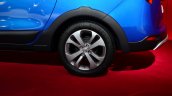 Dacia Lodgy Stepway rear wheel at the 2014 Paris Motor Show