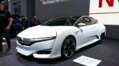 Honda FCV Concept front three quarter at the 2015 Geneva Motor Show