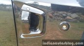 2015 Mahindra XUV500 (facelift) door handle review