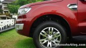 2015 Ford Endeavour wheel and fender (Review)