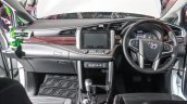 2016 Toyota Innova interior world premiere photos