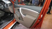 2016 Renault Duster facelift doors Auto Expo 2016