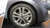 Hyundai i30 alloy wheel at 2016 Auto Expo