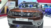 Dacia Duster Essential headlamp and grille at the 2016 Geneva Motor Show