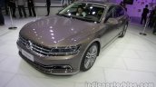 VW Phideon front three quarers at Auto China 2016