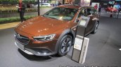 Opel Insignia Country Tourer front three quarters right at IAA 2017