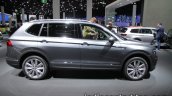 Volkswagen Tiguan Allspace side at IAA 2017