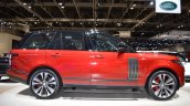 2018 Range Rover (facelift) SVAutobiography Dynamic right side at 2017 Dubai Motor Show
