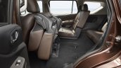 7-seat Nissan Terra second-row seat tumbled