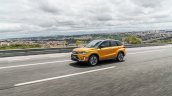 2019 Suzuki Vitara (facelift) front three quarters dynamic