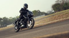 Bajaj Pulsar 180 Returns with LED Lighting and Bluetooth Connectivity