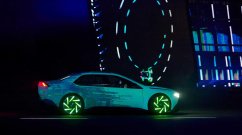 BMW VDX Concept Stuns with Self-Illuminating Paint