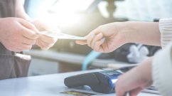 Stop Leaving Receipts Inside Your Car, Warns Auto Expert – Here’s Why