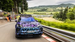 Camouflaged Porsche Cayenne Electric Sets SUV Record at Shelsley Walsh