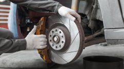 6 Warning Signs Your Car’s Brakes Are Close To Giving Up