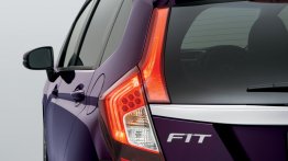 Japan - 2014 Honda Fit (Jazz) bags 62,000 bookings in 1 month!