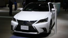 IAB Report - 2014 Lexus CT200h facelift shown at Tokyo & Guangzhou