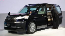 2013 Tokyo Motor Show Live - Toyota JPN Taxi Concept