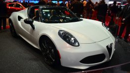 Geneva Live - Alfa Romeo 4C Spider unveiled