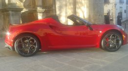 Alfa Romeo 4C Spider spotted in Spain - Spied