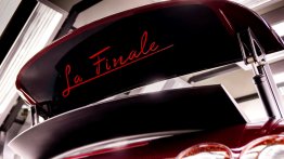 Final Bugatti Veyron has "La Finale" inscribed on its wing [Update]