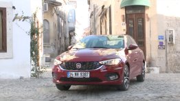 Fiat Egea (Fiat Tipo) exterior and interior walkaround - Video