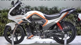 Hero Karizma, Hero Karizma ZMR in new dual-tone colours - Auto Expo 2016