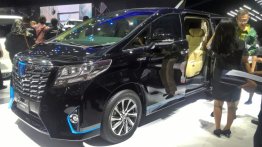 Toyota Hiace Luxury & Toyota Alphard Hybrid - GIIAS 2017 Live