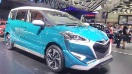 Toyota Sienta Ezzy - GIIAS 2017 Live