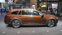 Opel Insignia Country Tourer showcased at IAA 2017 - Live